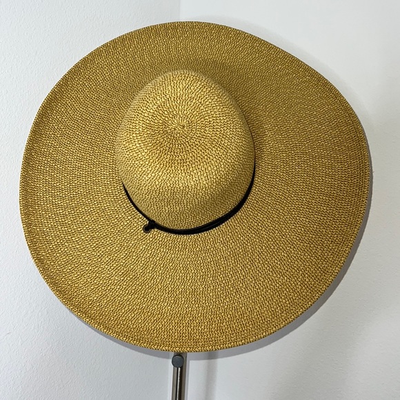 🔹 Milani Large Sun Hat - Picture 1 of 4